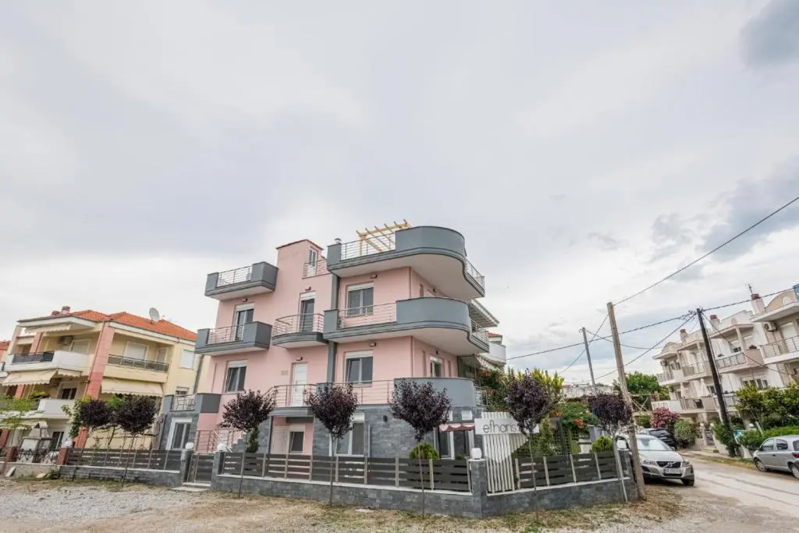 Design Suites Efharis (Merlot)