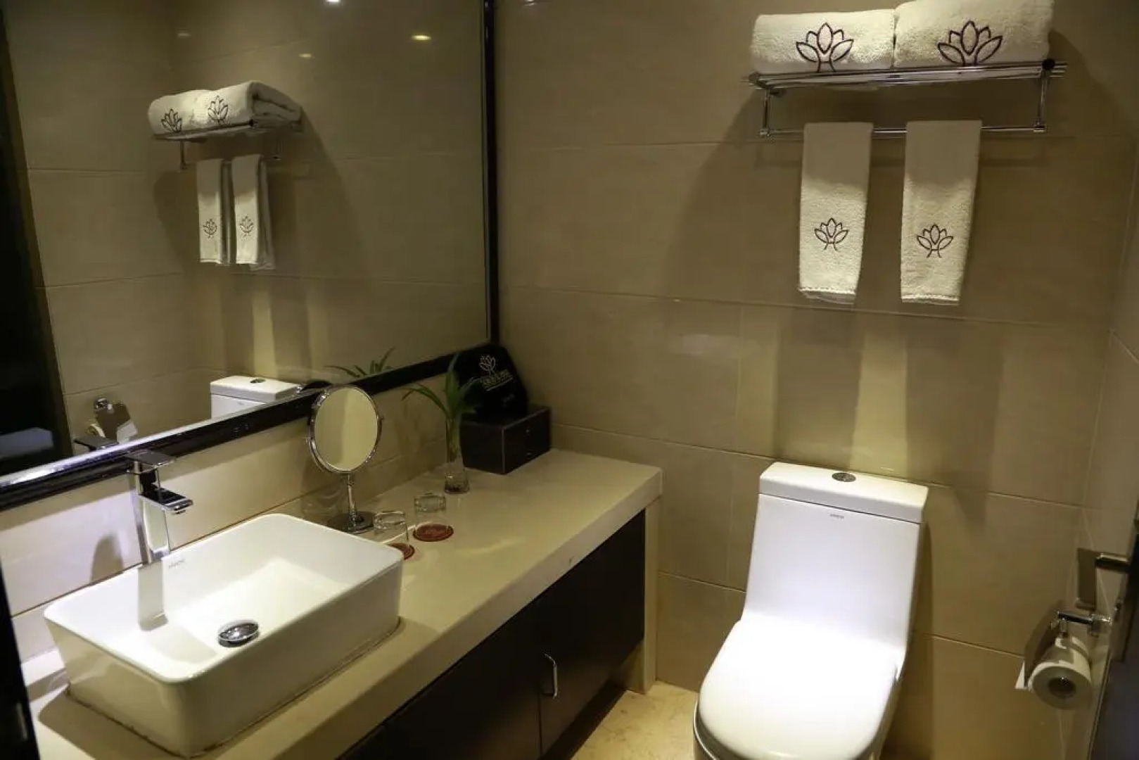 Hometown Lotus Hotel