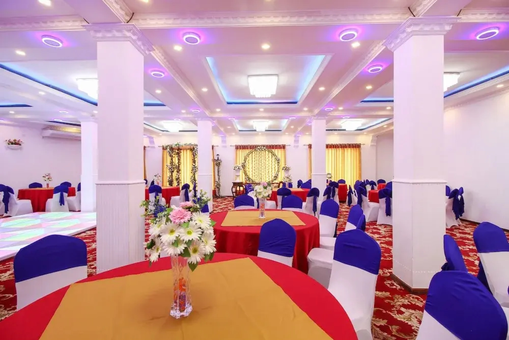 OYO 371 River Palace Hotel