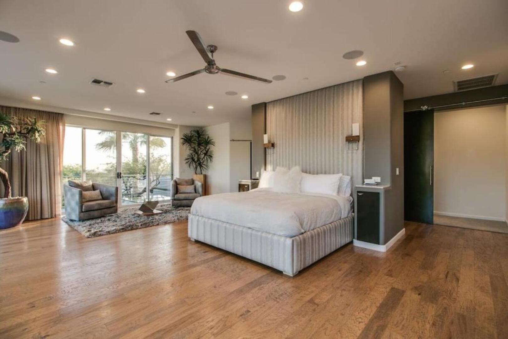 Stunning Private & Modern N. Scottsdale Estate!