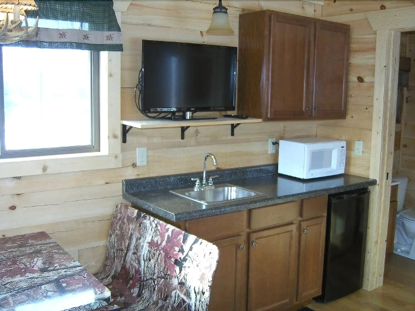 Country Cabins Motel