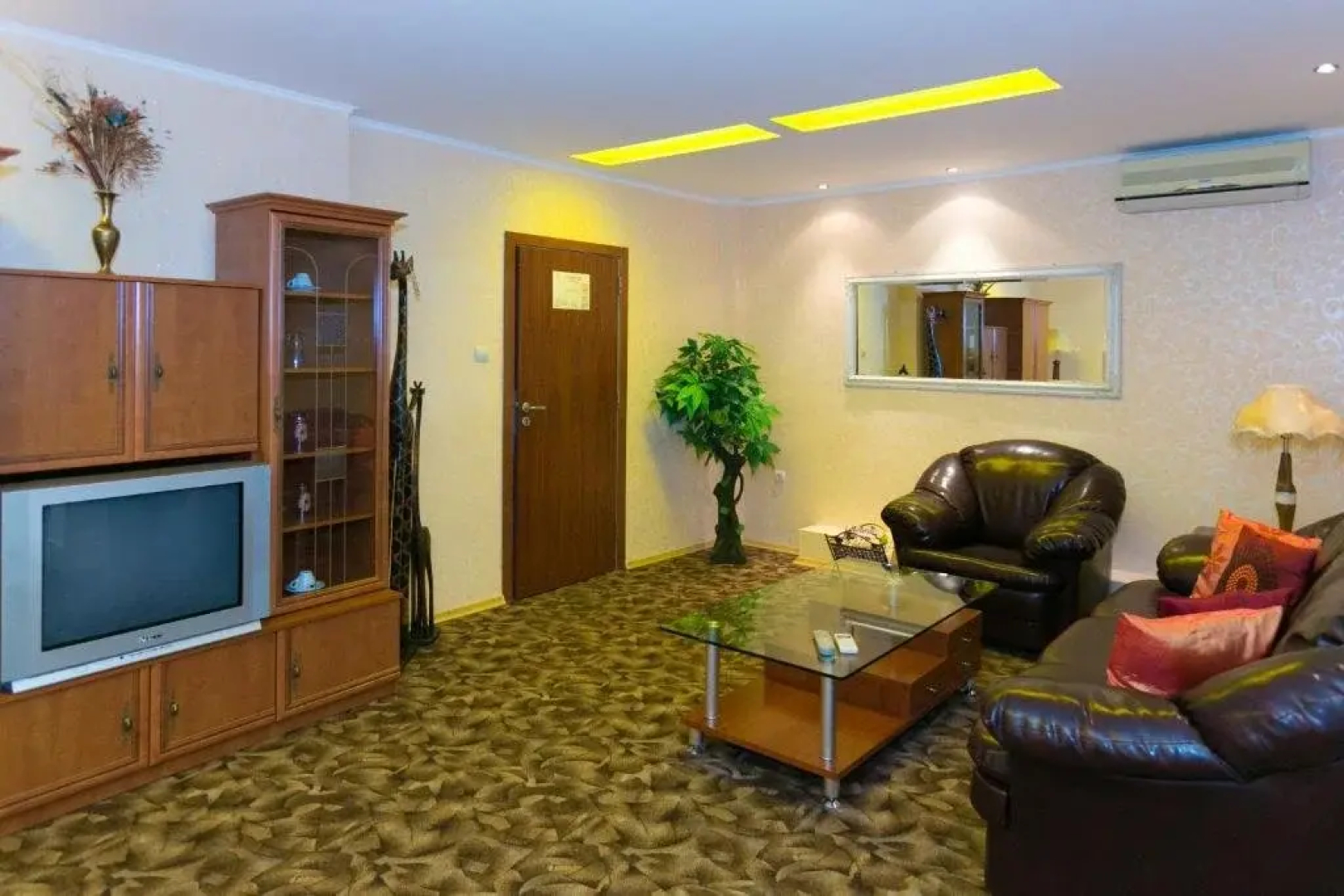 Yor-Daniel Hotel