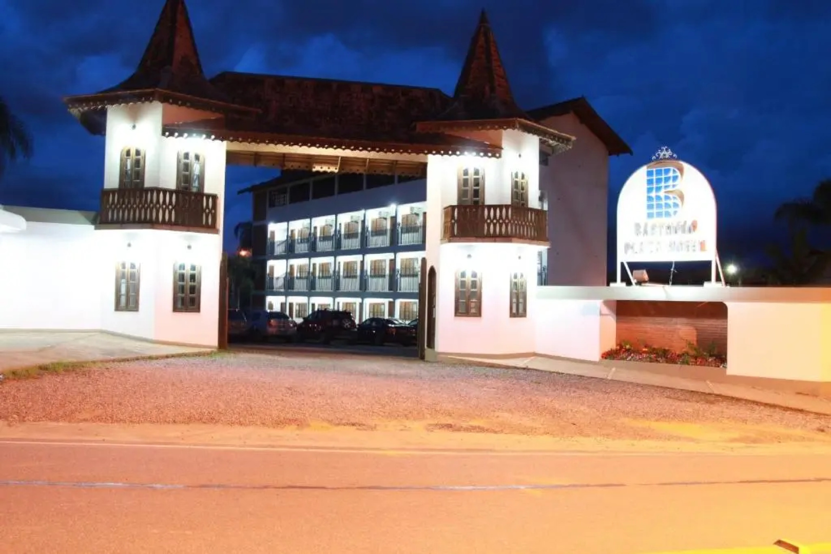 Bartholo Plaza Hotel