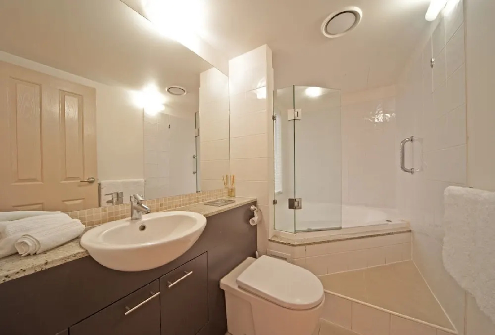 2011 Hermitage Drive Apartment - Airlie Beach