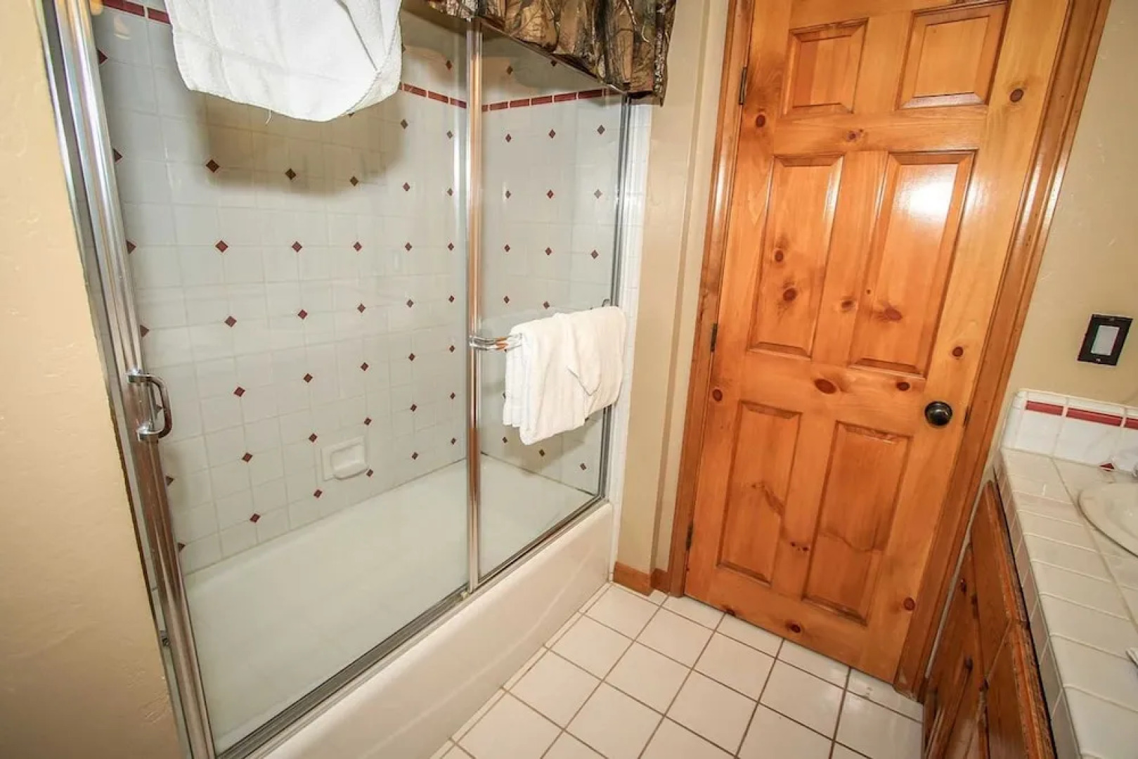 Four Happy Bears Estate #1277