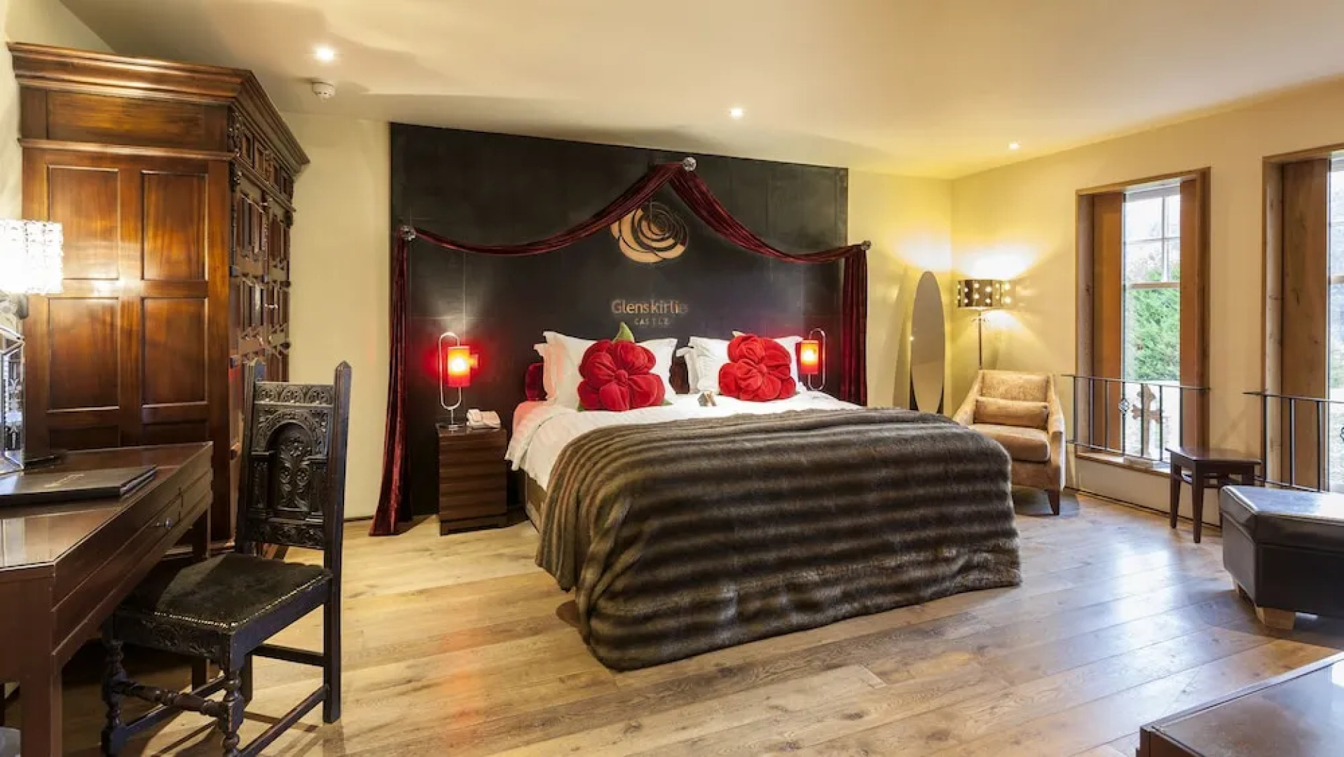 Glenskirlie House & Castle