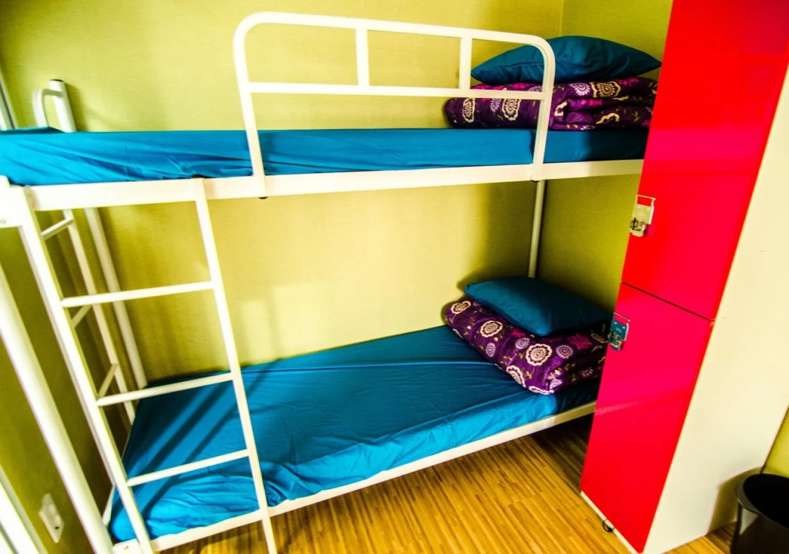 Kimchee Sinchon Guesthouse - Hostel