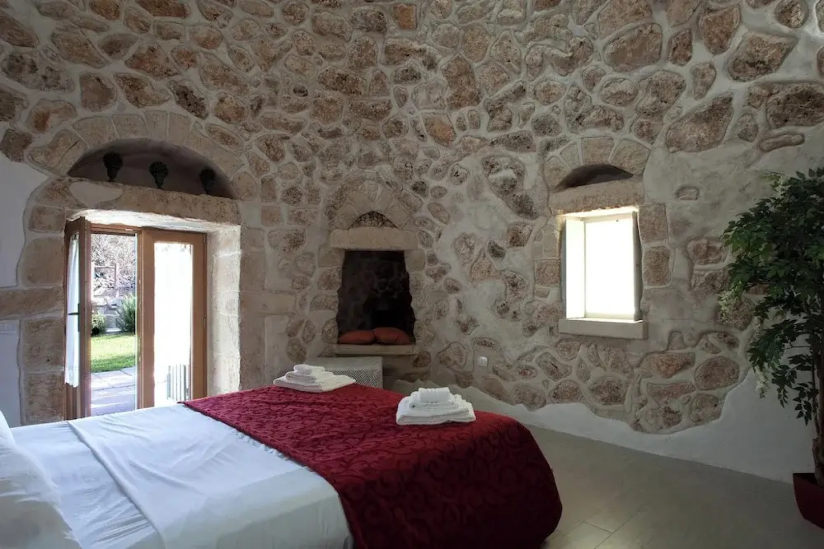 Tenuta Bouganville With Garden And Pool