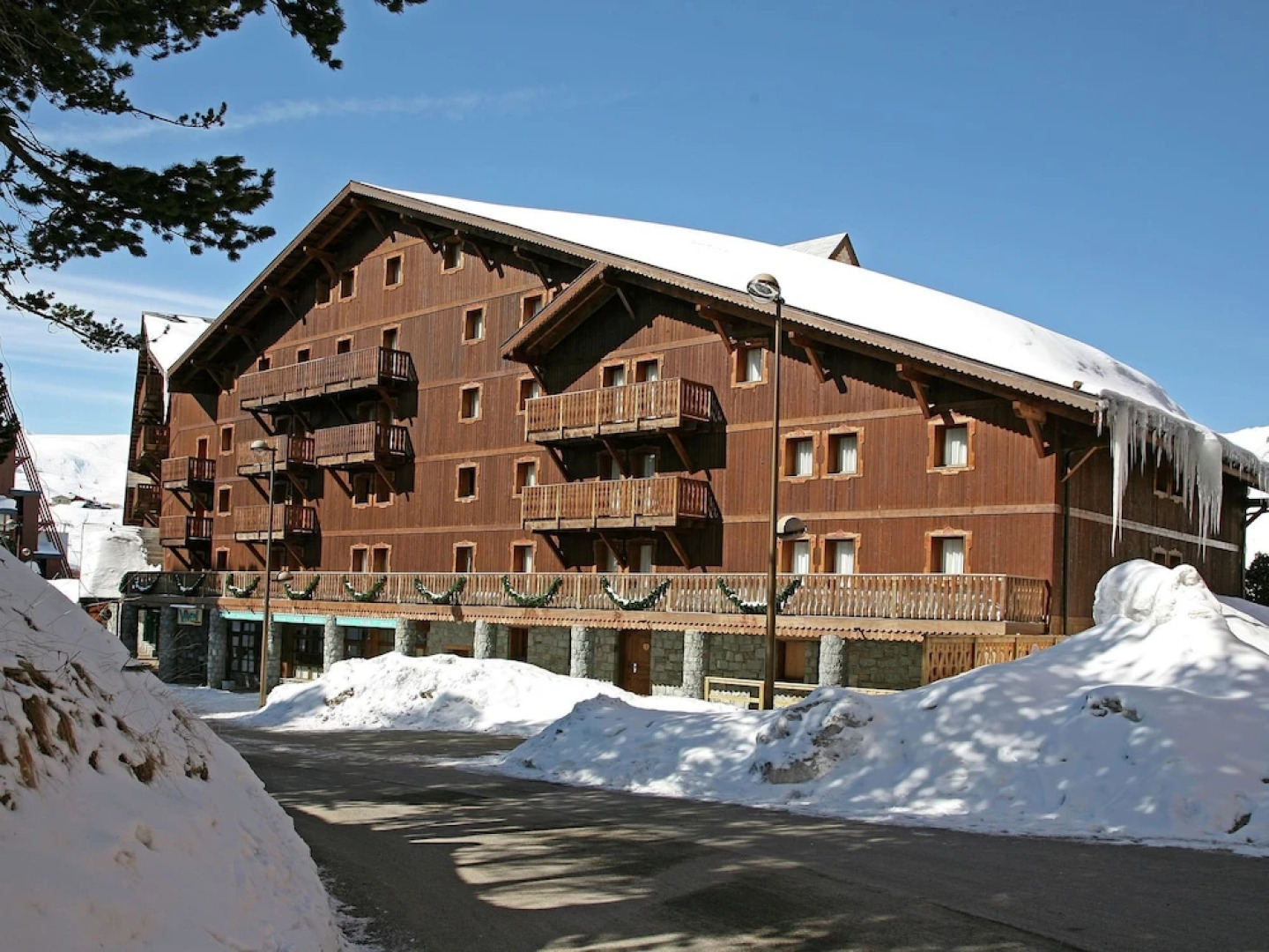 Rustic Apartment With a Fireplace and Wi-fi in Arc 2000