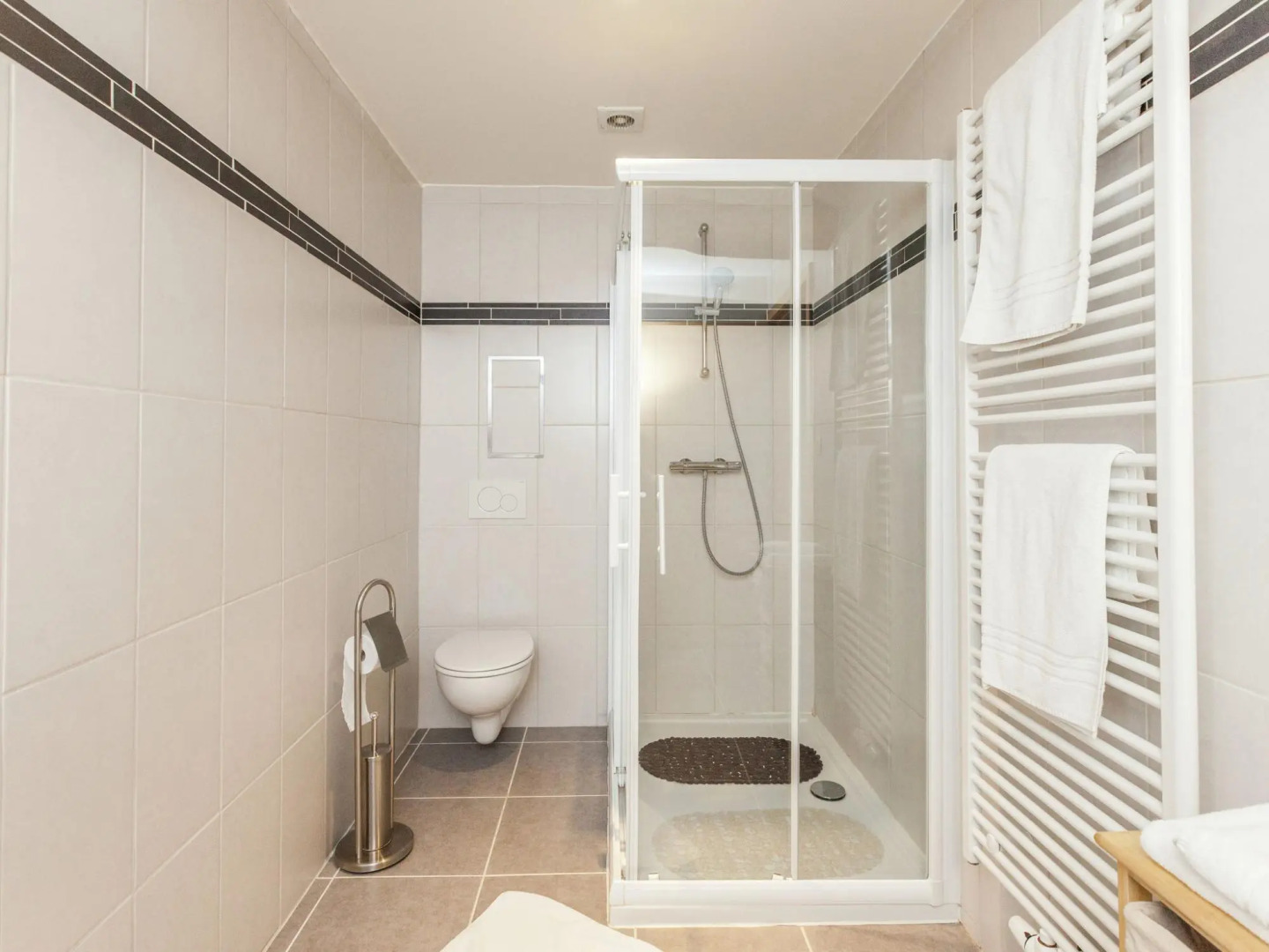 Luxurious Holiday Home in Glabbeek with Garden