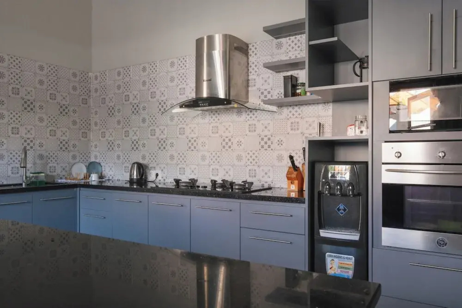 Blue Marlin 6-BR Villa Singaraja Bali