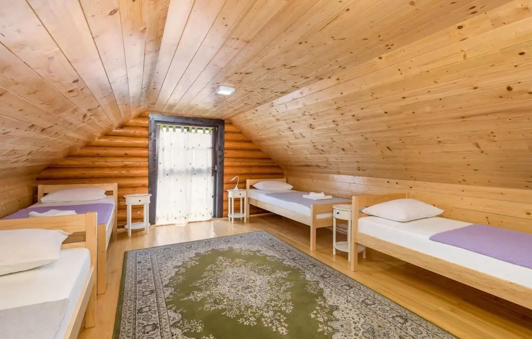 Awesome Home in Otocac With 4 Bedrooms and Wifi