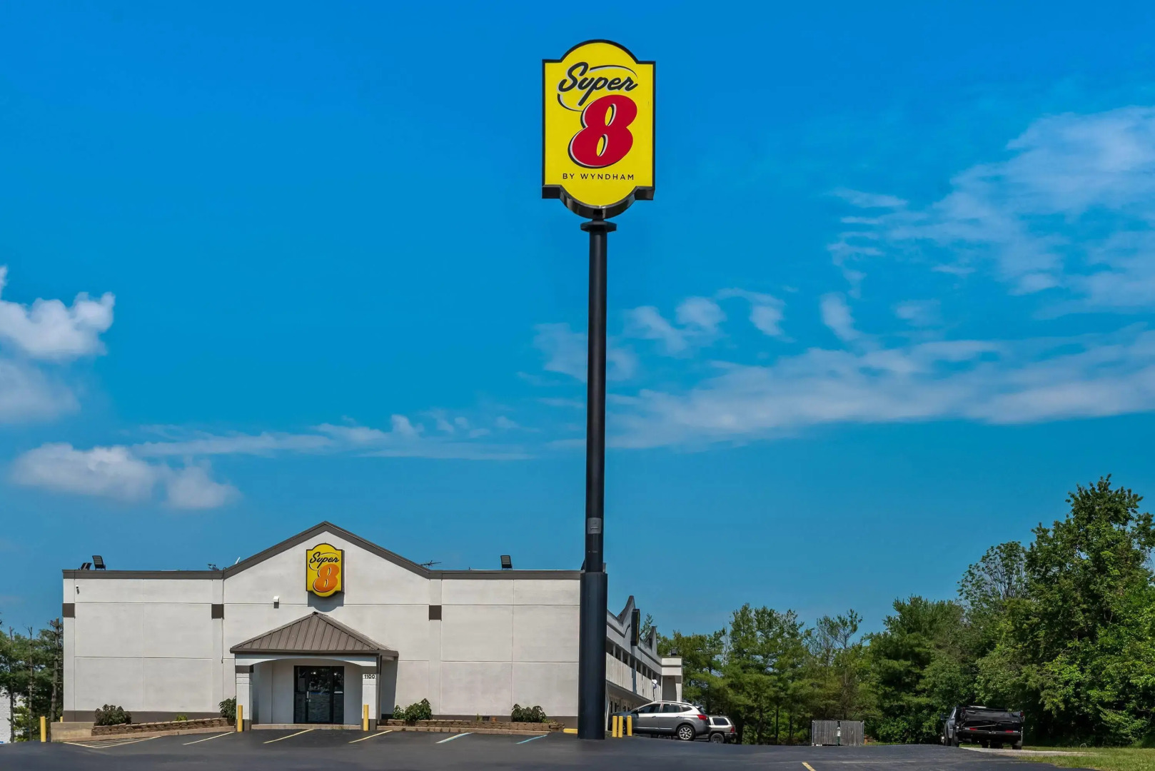 Super 8 by Wyndham Brownsburg