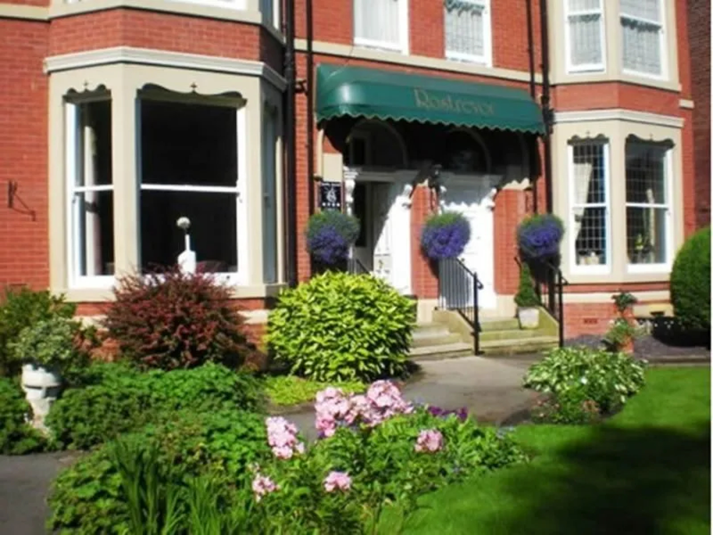 Rostrevor Hotel - Guest House