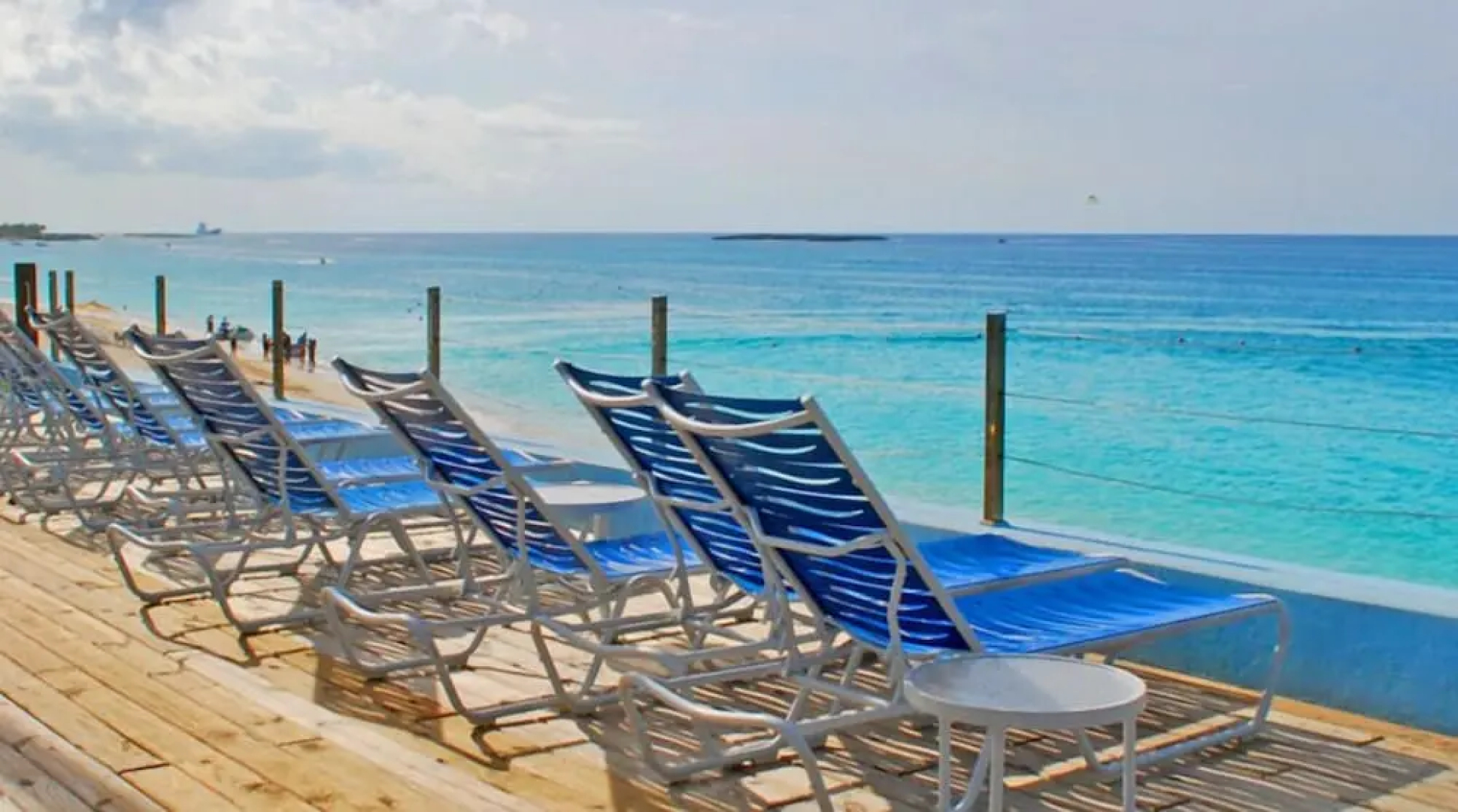 Beach Front Resort On Beautiful Beach Near Atlantis