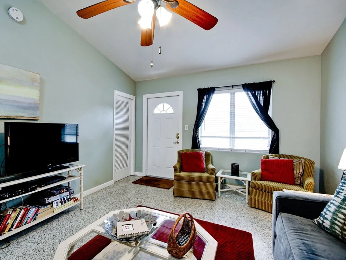 Venice Harbor 604 by Vtrips