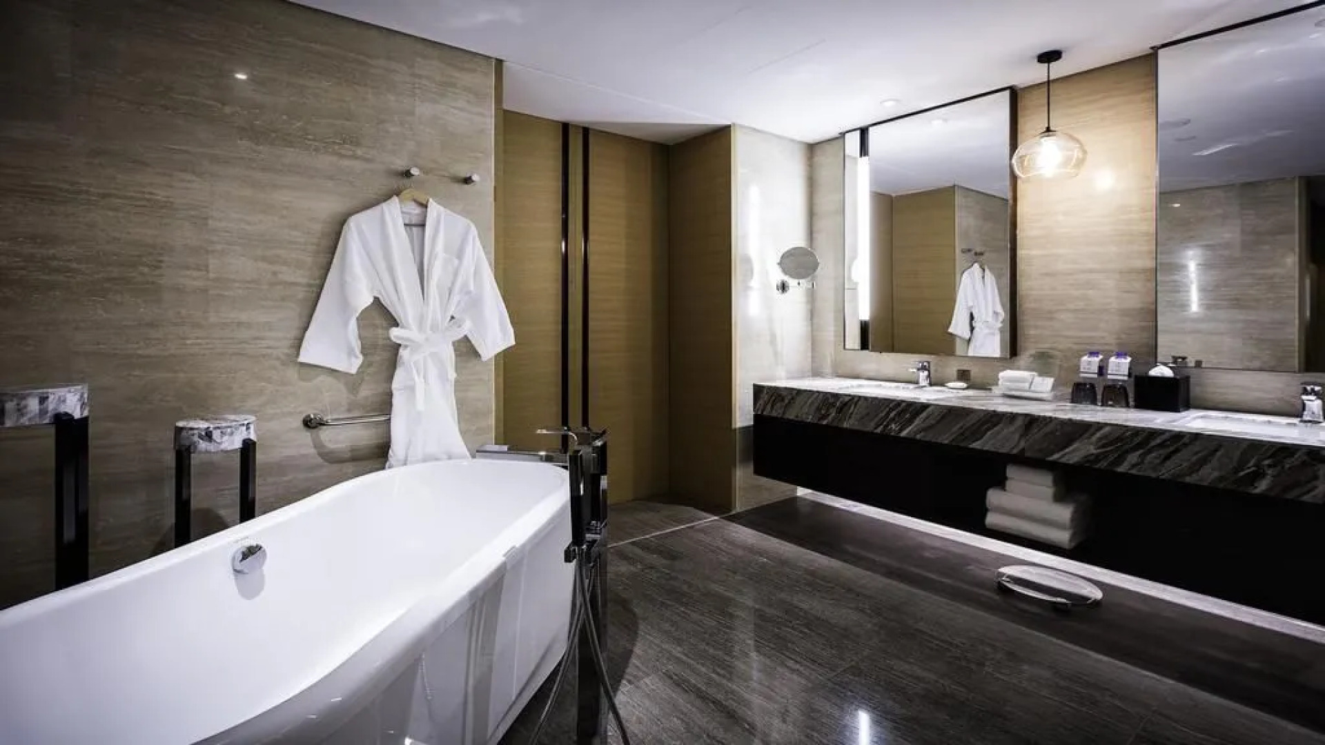 Holiday Inn Baoji Central