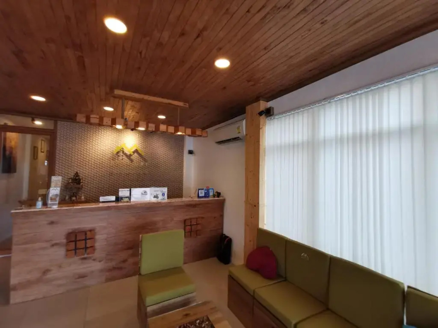 Baan URT Suratthani Airport Hotel