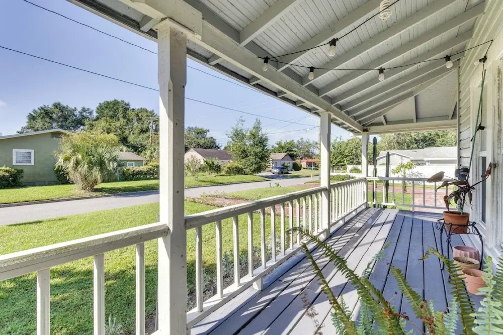 Fire Pit & Yard: Updated Winter Garden Home!