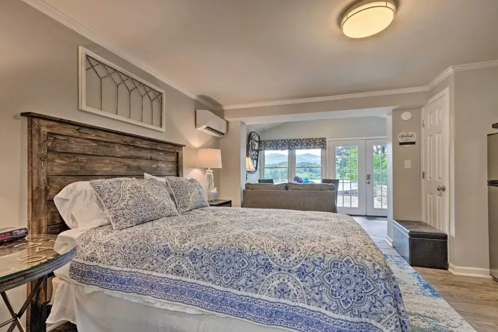 Studio W/patio Access + View on Lake Junaluska!