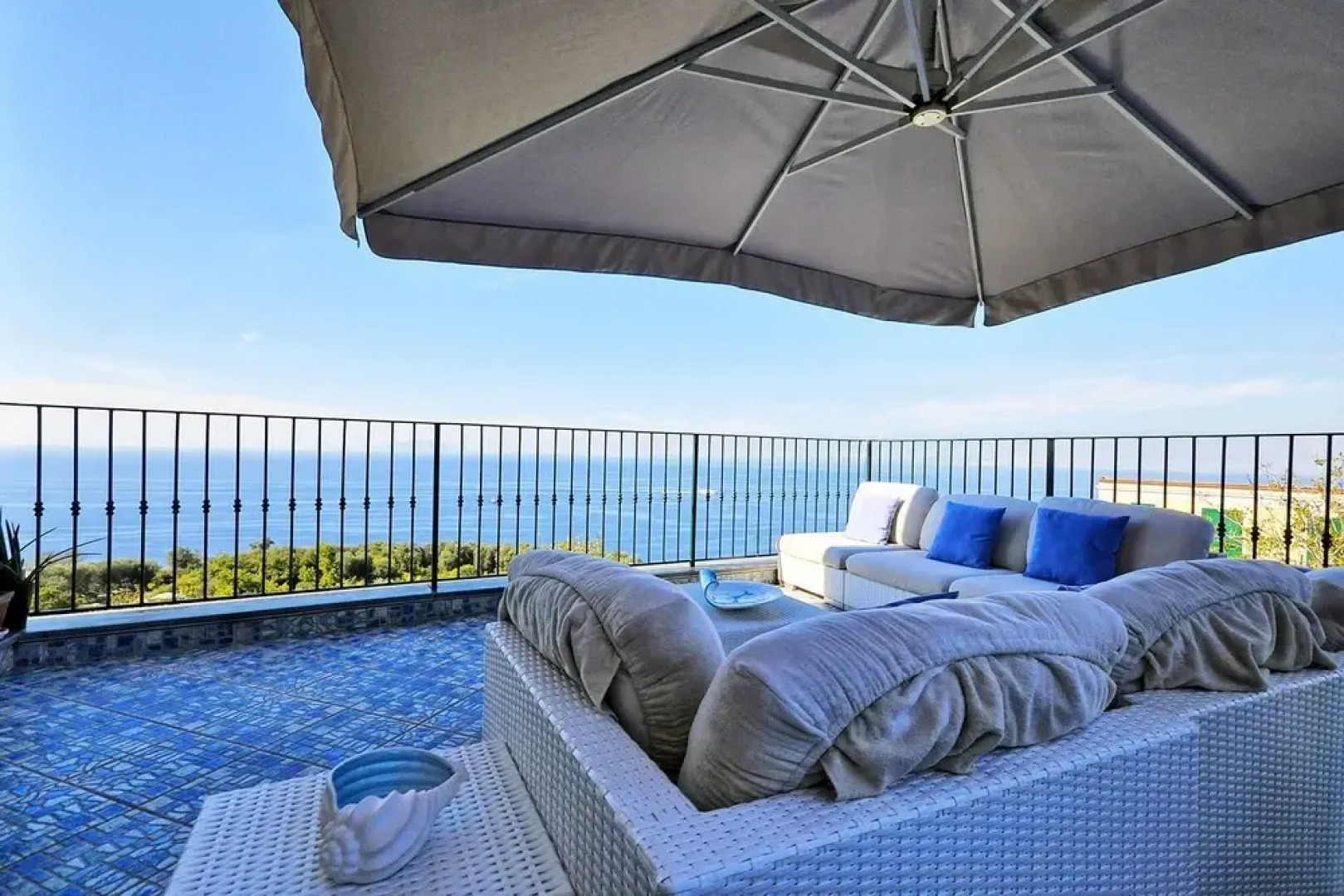 Luxury Apartment with amazing sea view