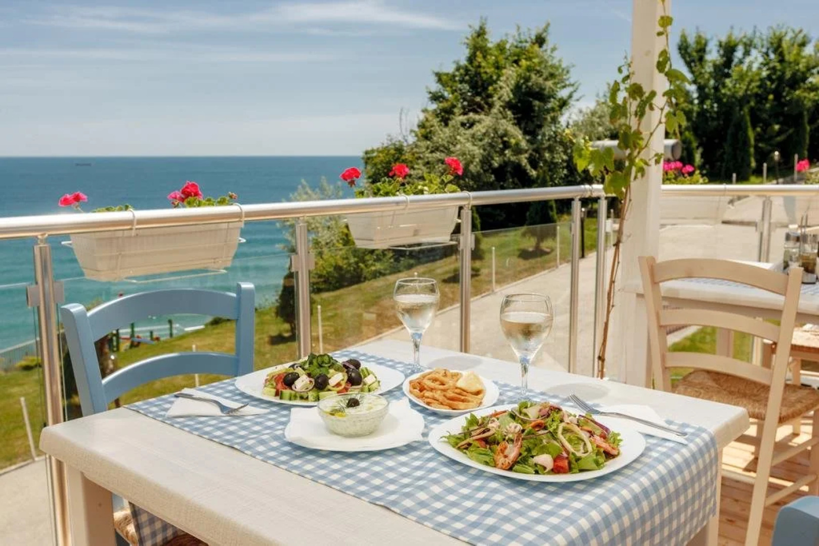 Silver Beach Apart Complex