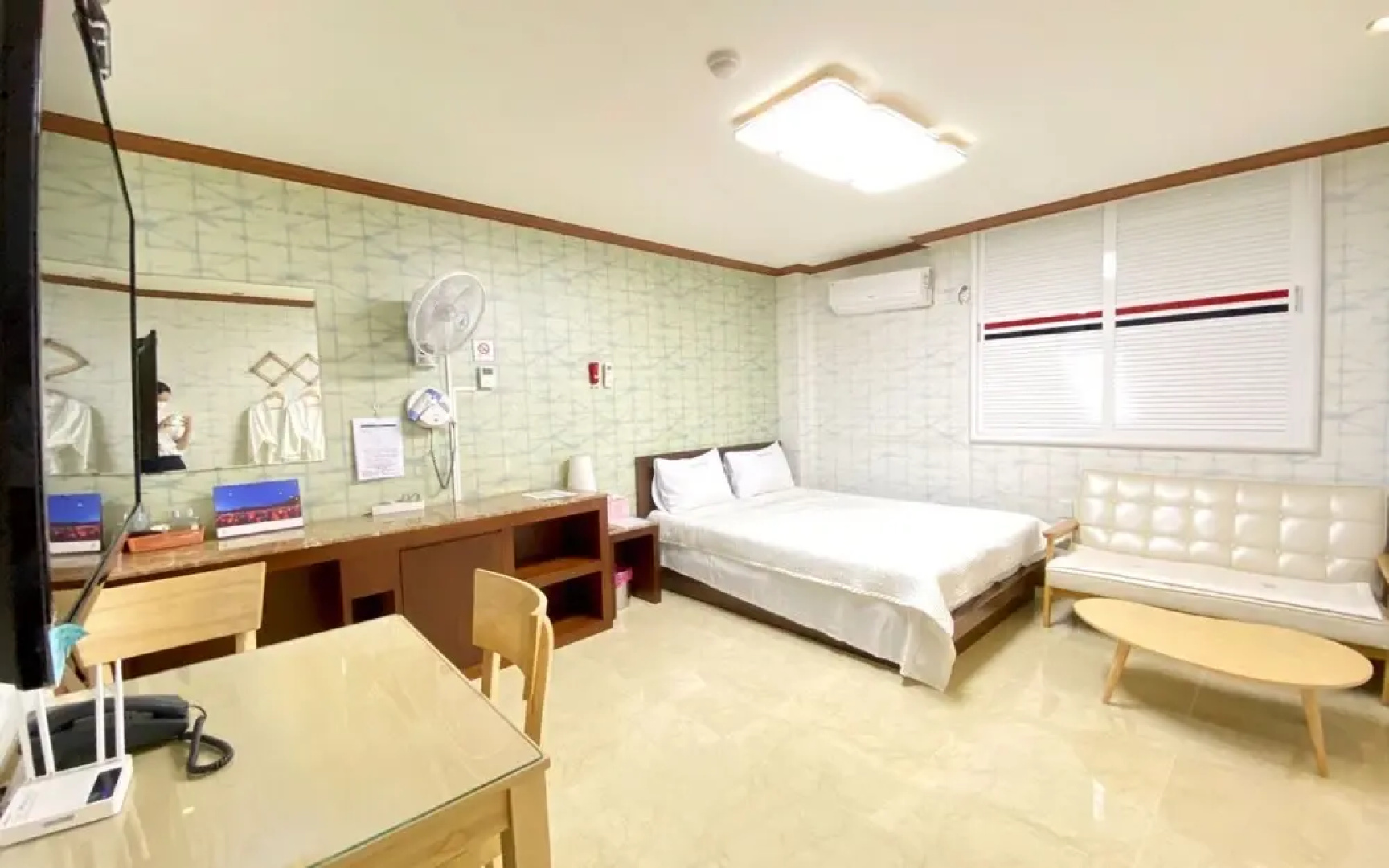 Ulsan Jeonhadong Gyeongwon BIZ