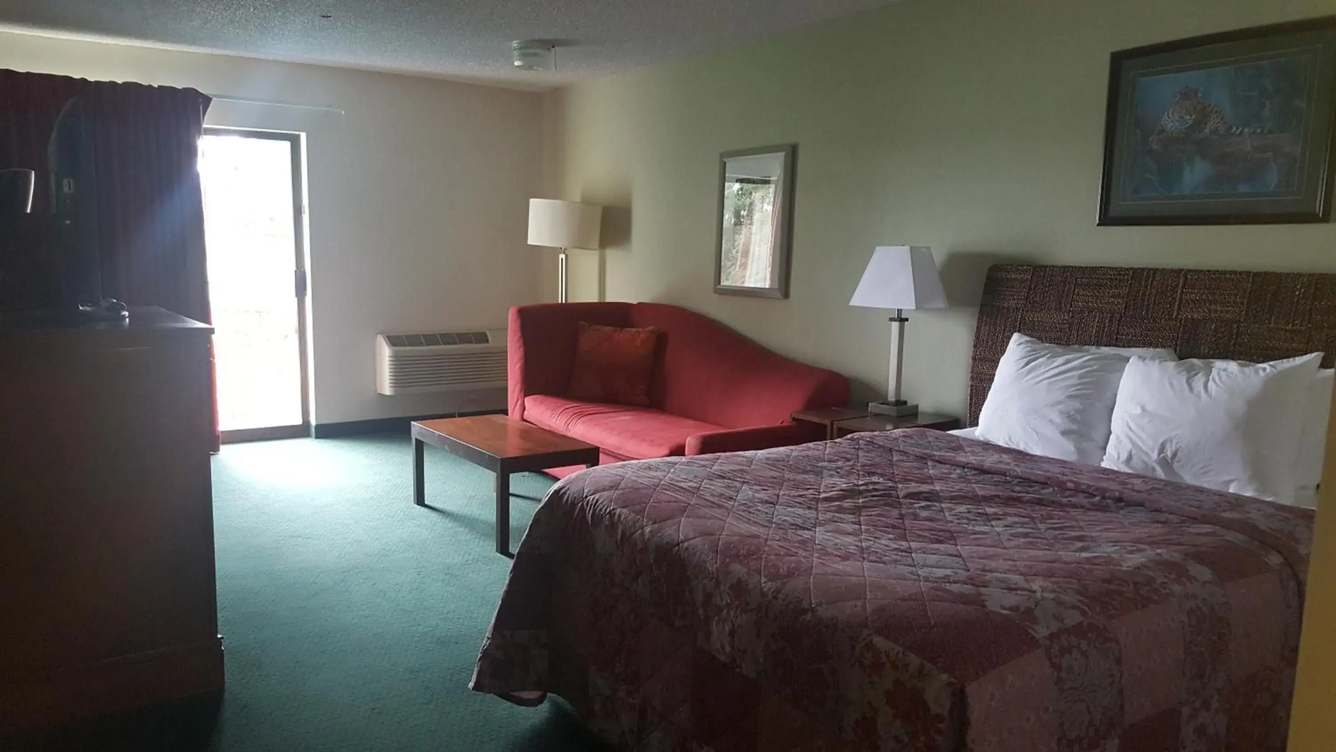 Oyster Bay Inn & Suites