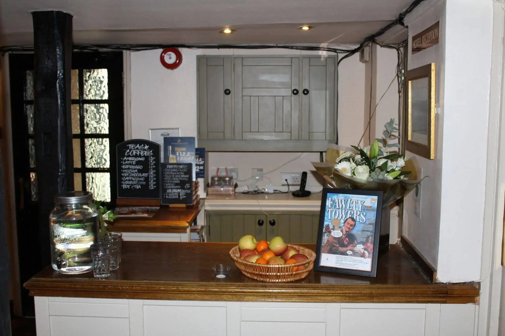 The Whyte Harte Hotel - Inn