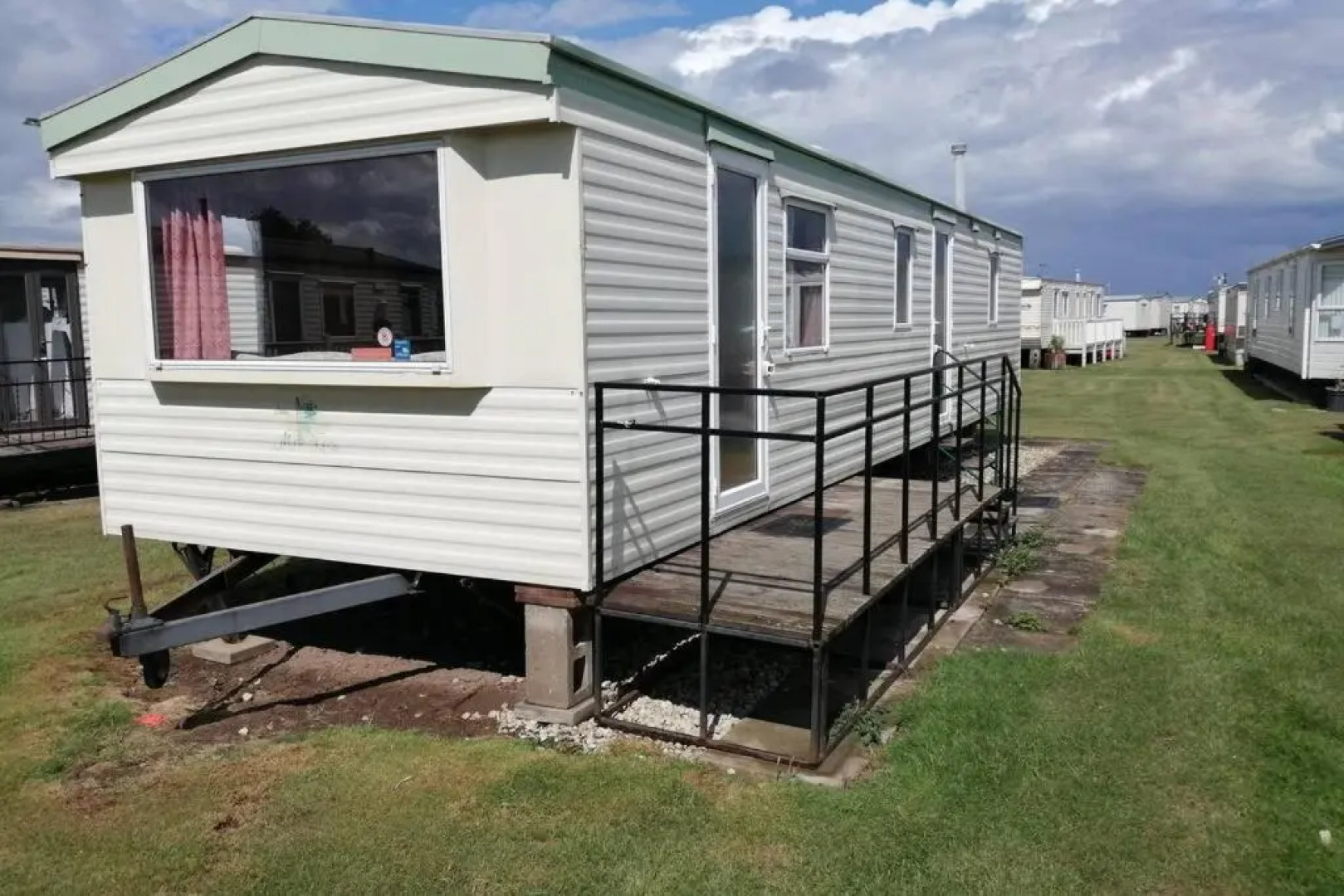 Beachside, Family-friendly, WiFi, 8 berth Caravan 133
