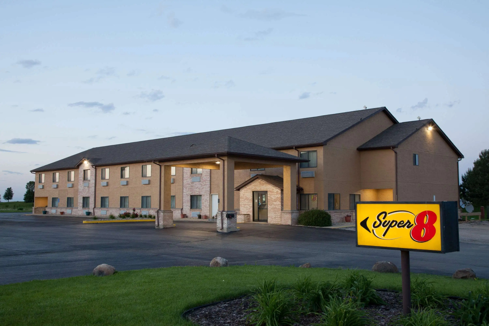 Super 8 by Wyndham Dwight
