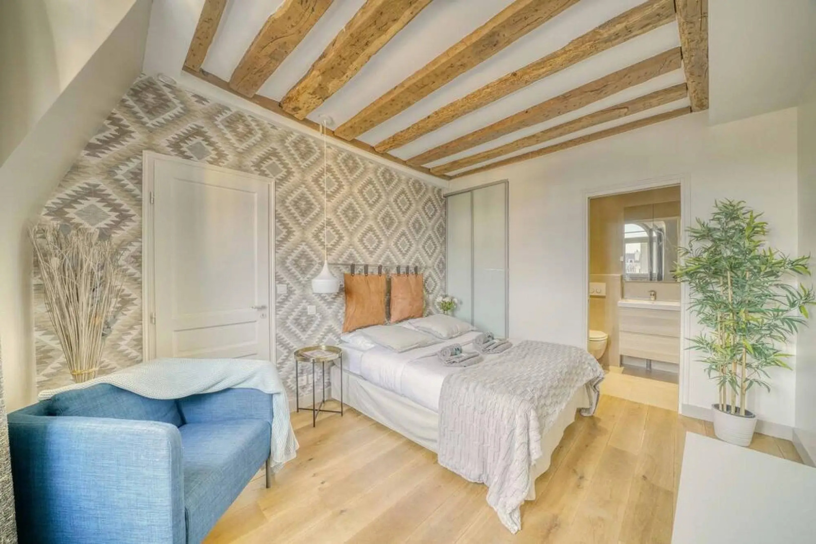 B 357  - VUE IMPRENABLE - Palais Royal