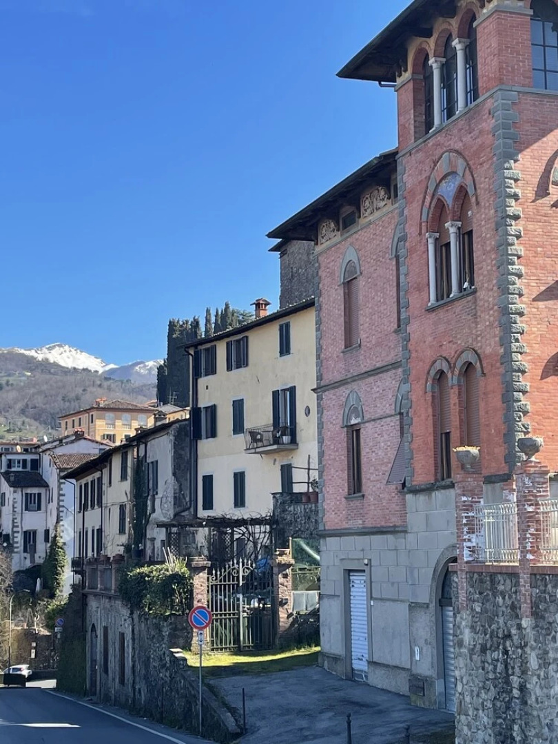 Stunning View, 2-bed Apt in Barga, Lucca,tuscany