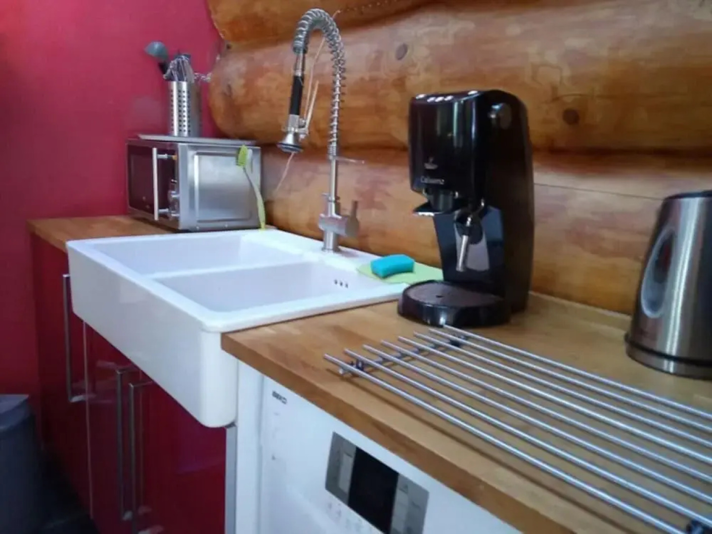 Spacious Holiday Home With Internet