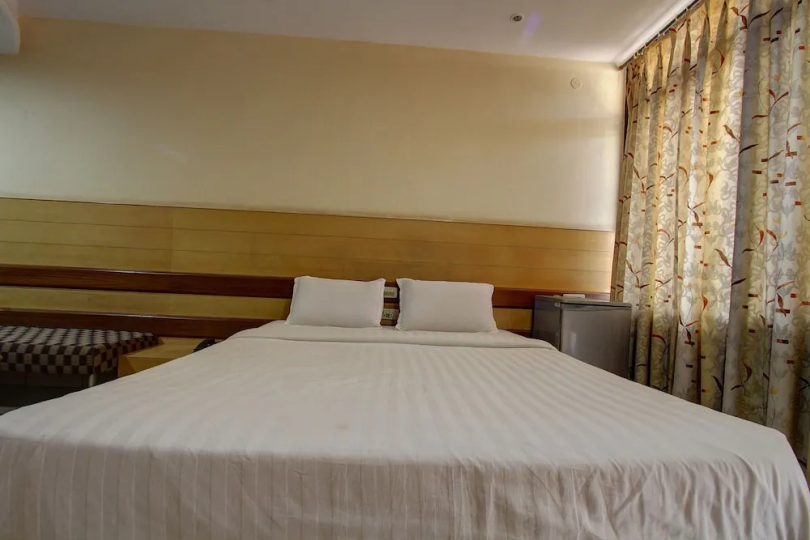 SPOT ON 40409 Hotel Rajsangam International