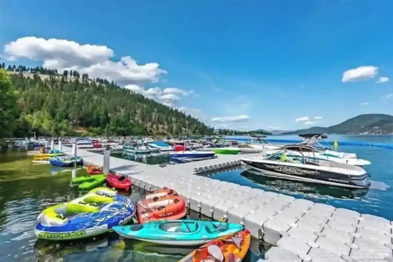 La Casa Lakeside Resort