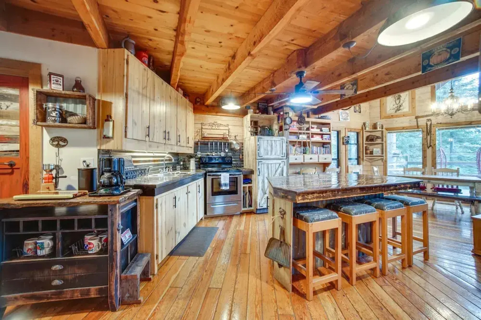 Tree-lined Mccall Cabin: Walk to Payette River!