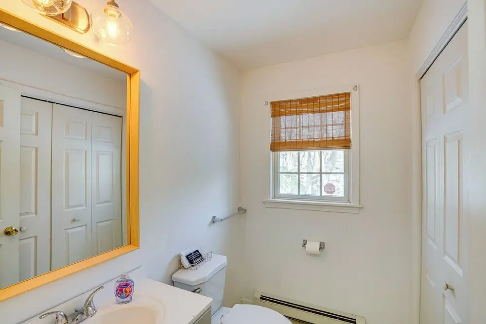 Walk to Dining: Downtown Lenox Guest House!