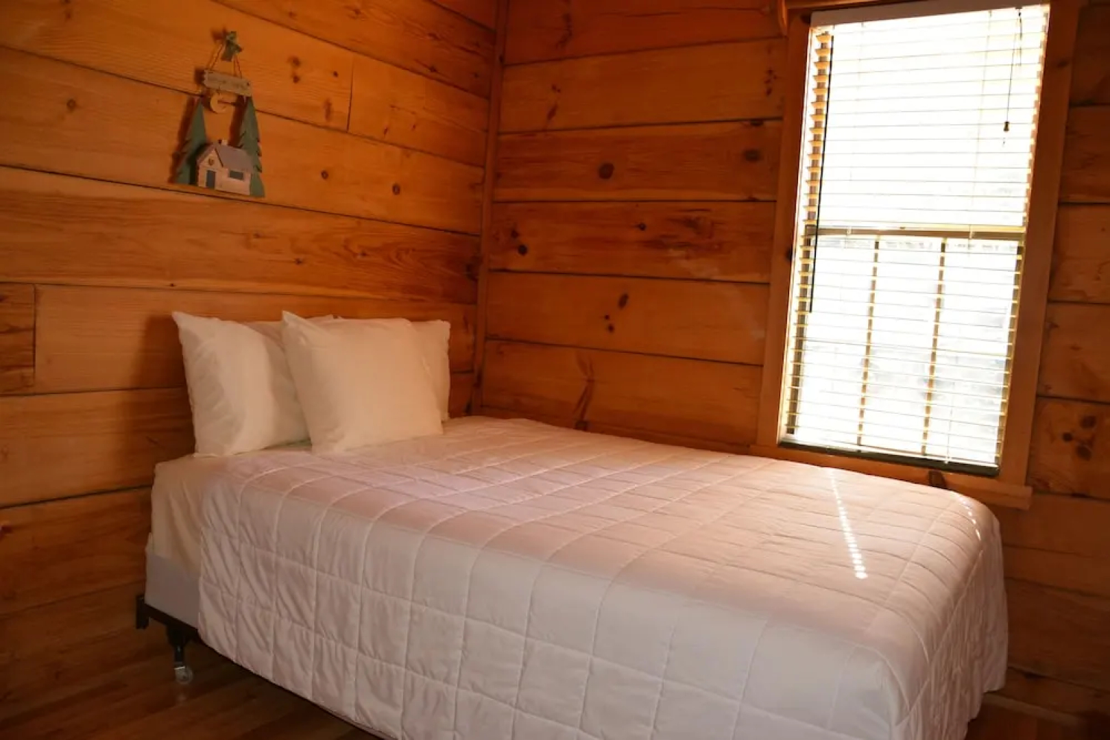 Camp Mack Lodge, Marina & RV Resort