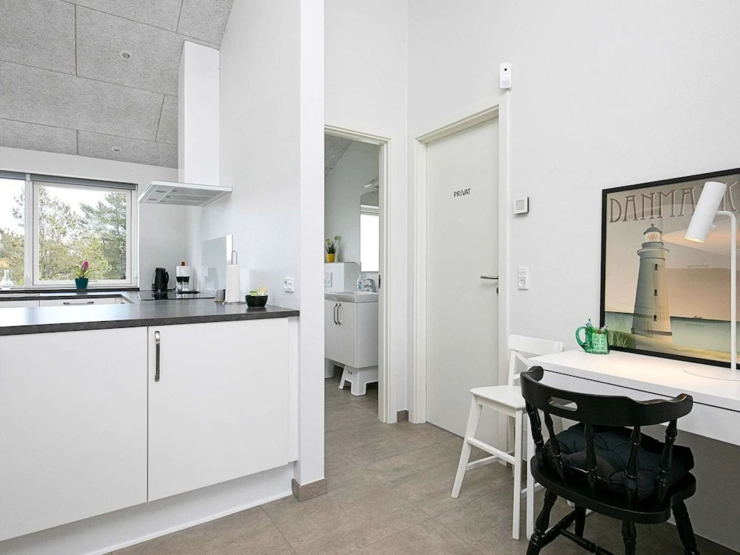 Spacious Holiday Home in Humble With Beach Nearby
