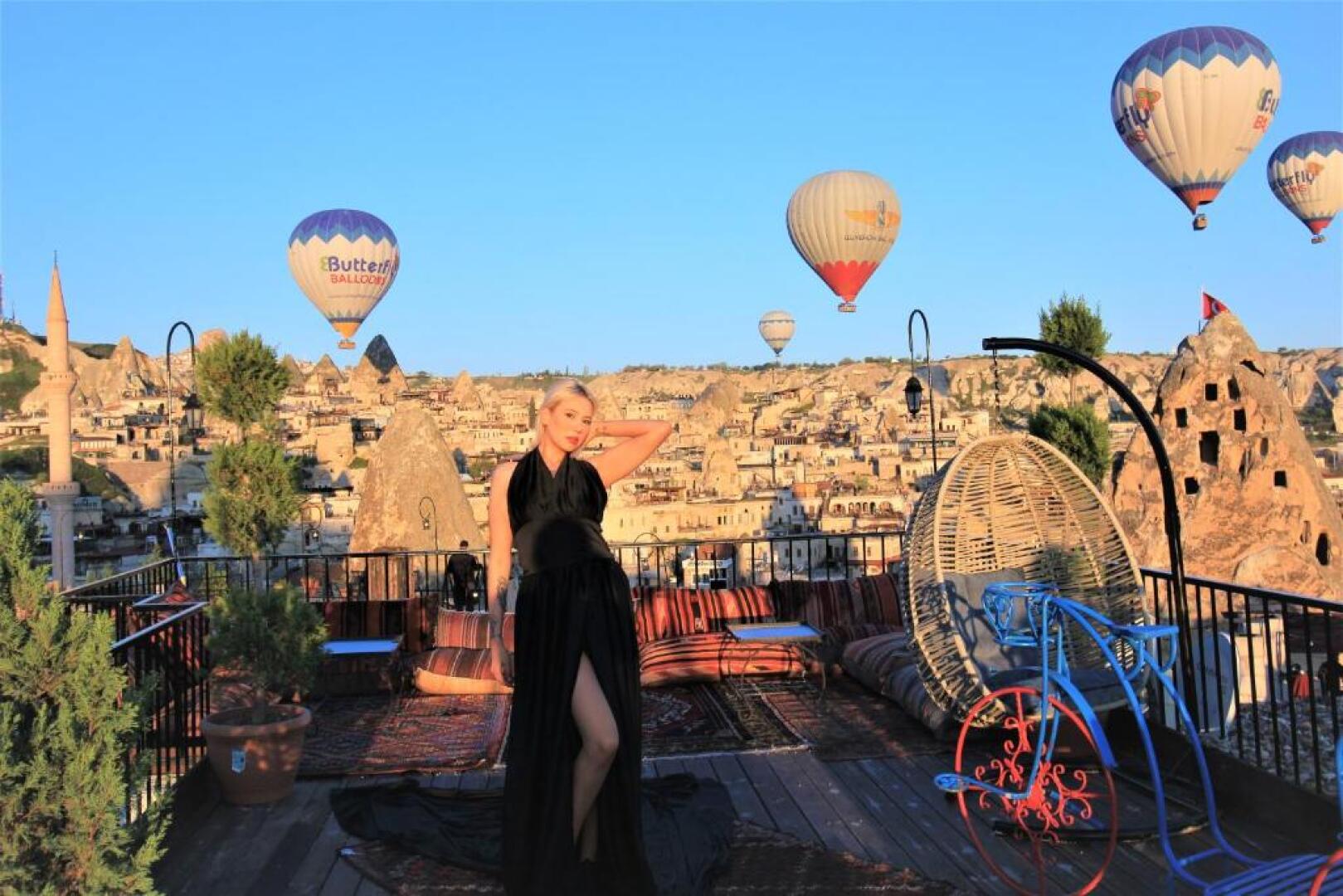 Bedrock Cave Hotel - Adults Only