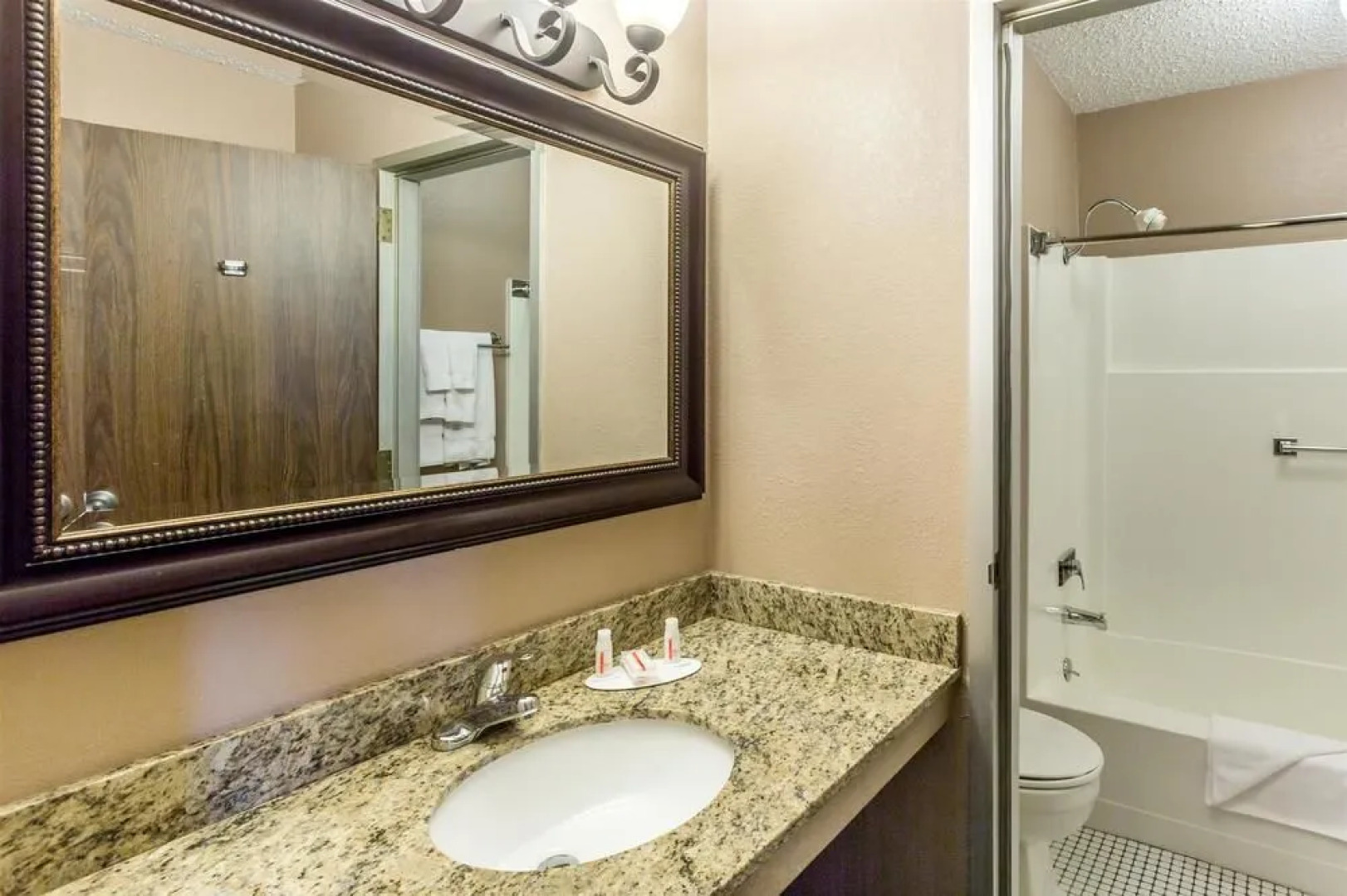 Baymont Inn & Suites Mandan Bismarck Area