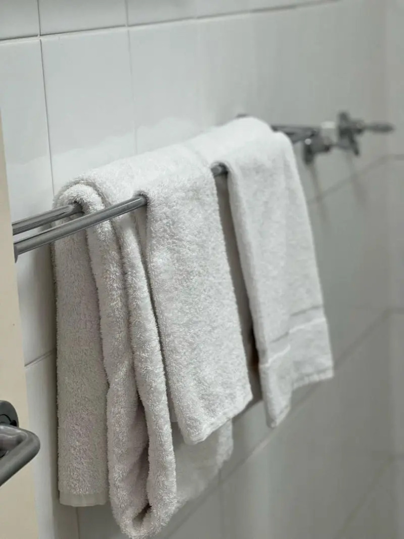 Country Roads Motor Inn