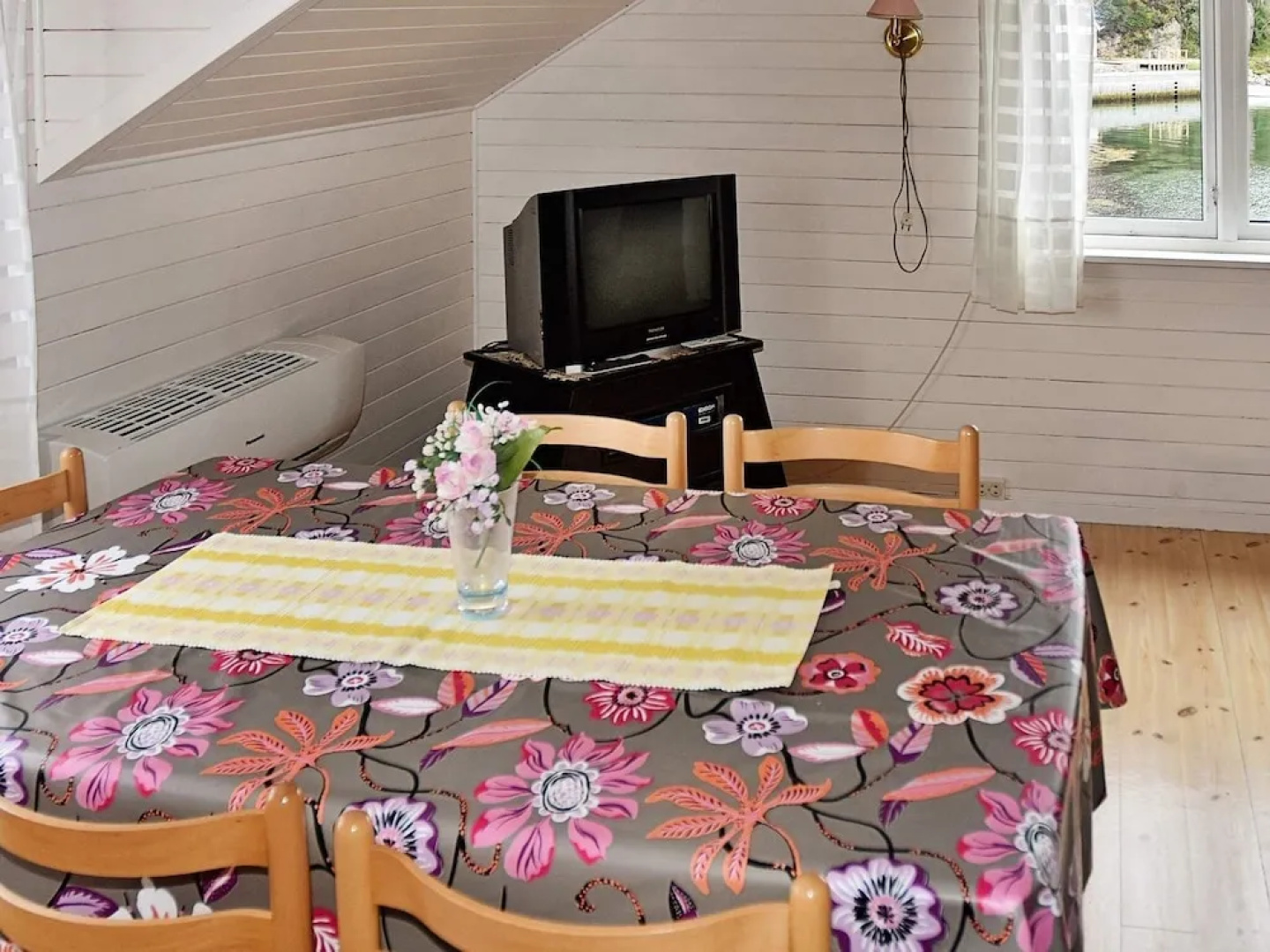 6 Person Holiday Home in Rubbestadneset