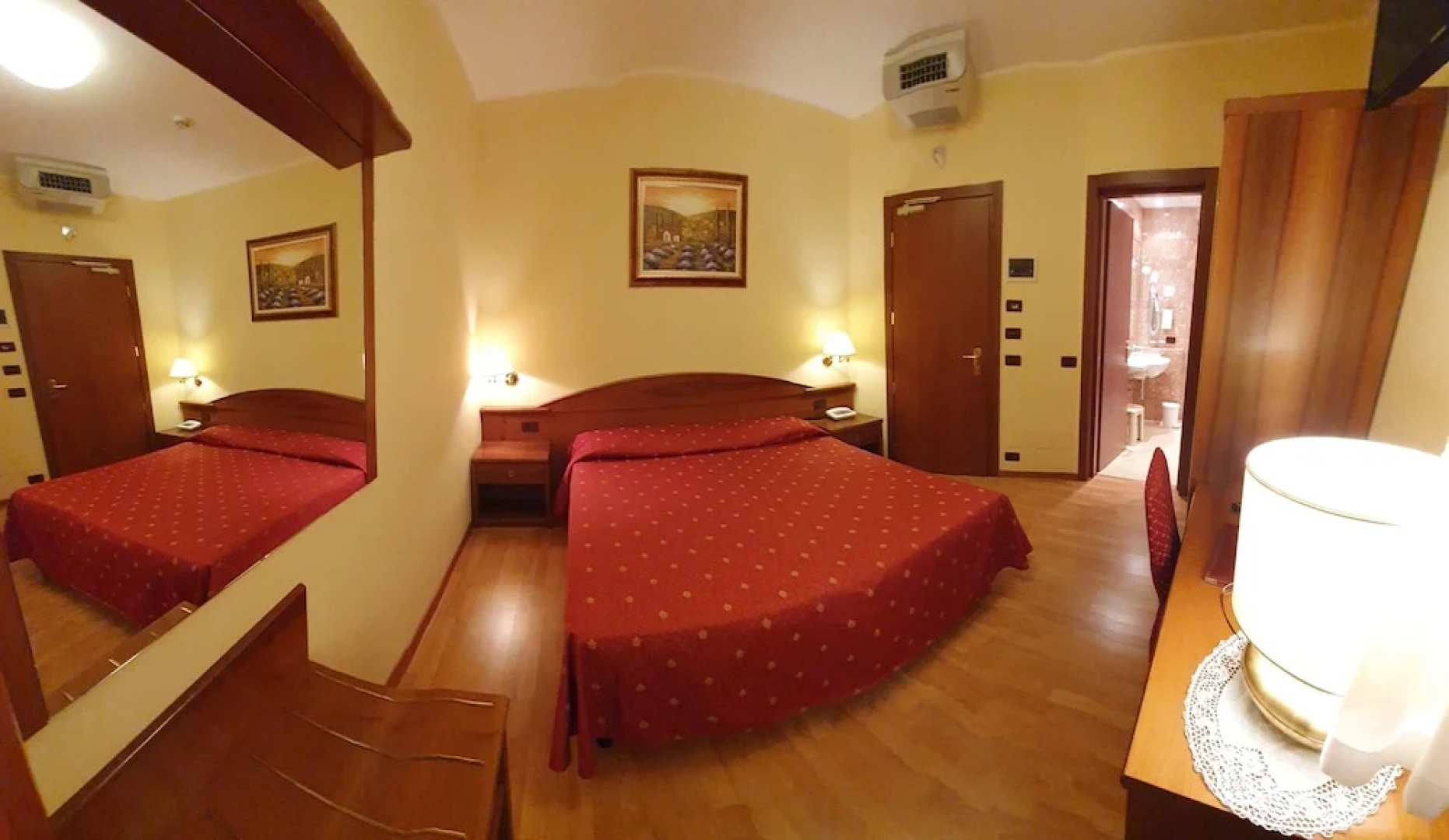 Hotel Diana