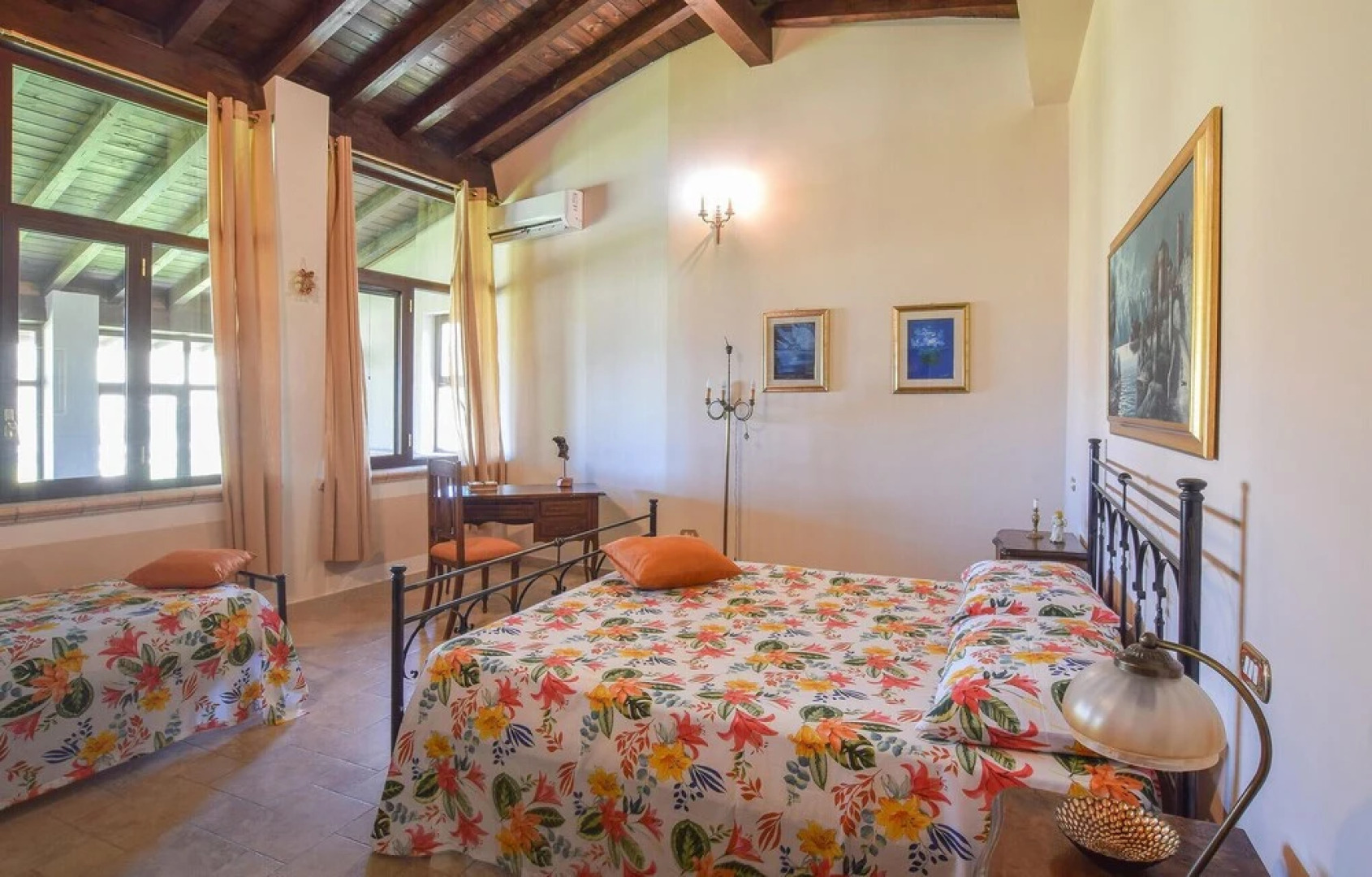 Stunning Home in Motta San Giovanni With Wifi and 4 Bedrooms