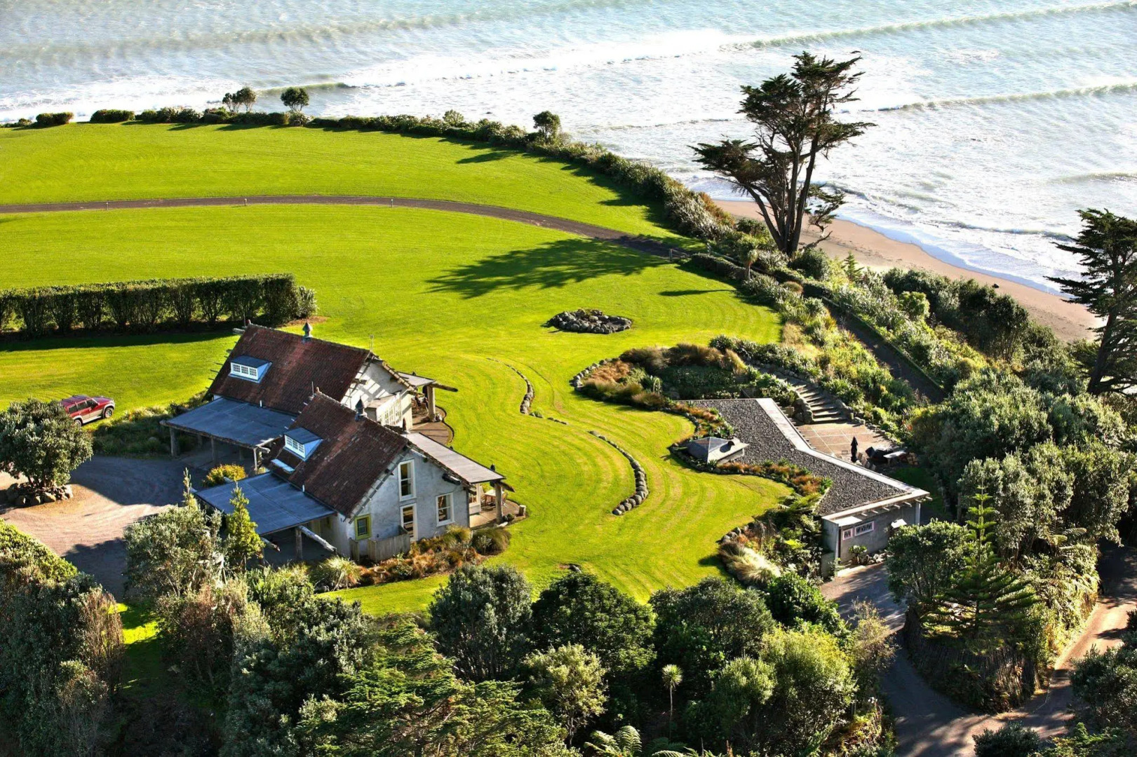 Ahu Ahu Beach Villas