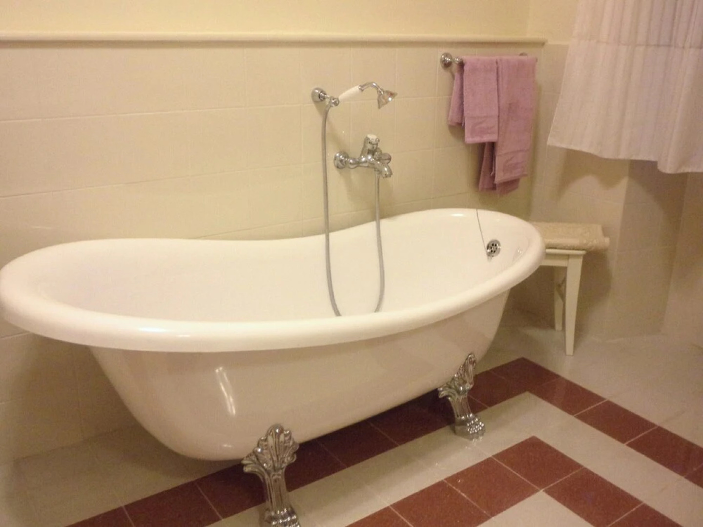 Historic House With Garden in Front of the Grotta Giusti Thermal Pool Near Lucca