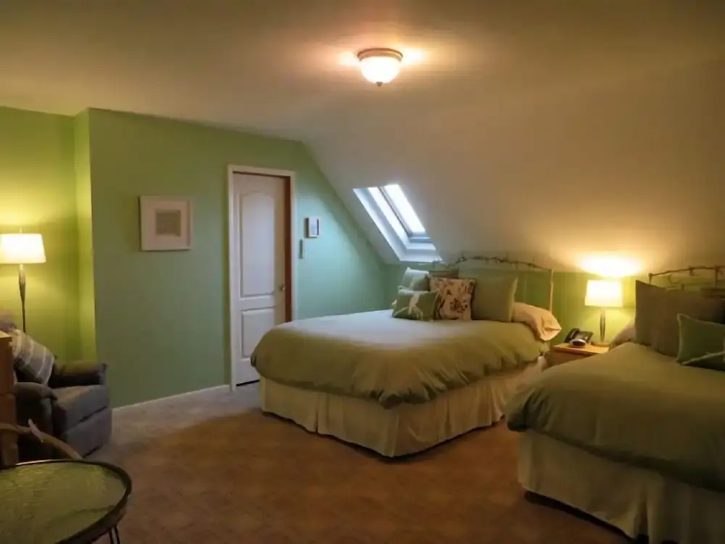 The Seasons Inn at Nicks Place