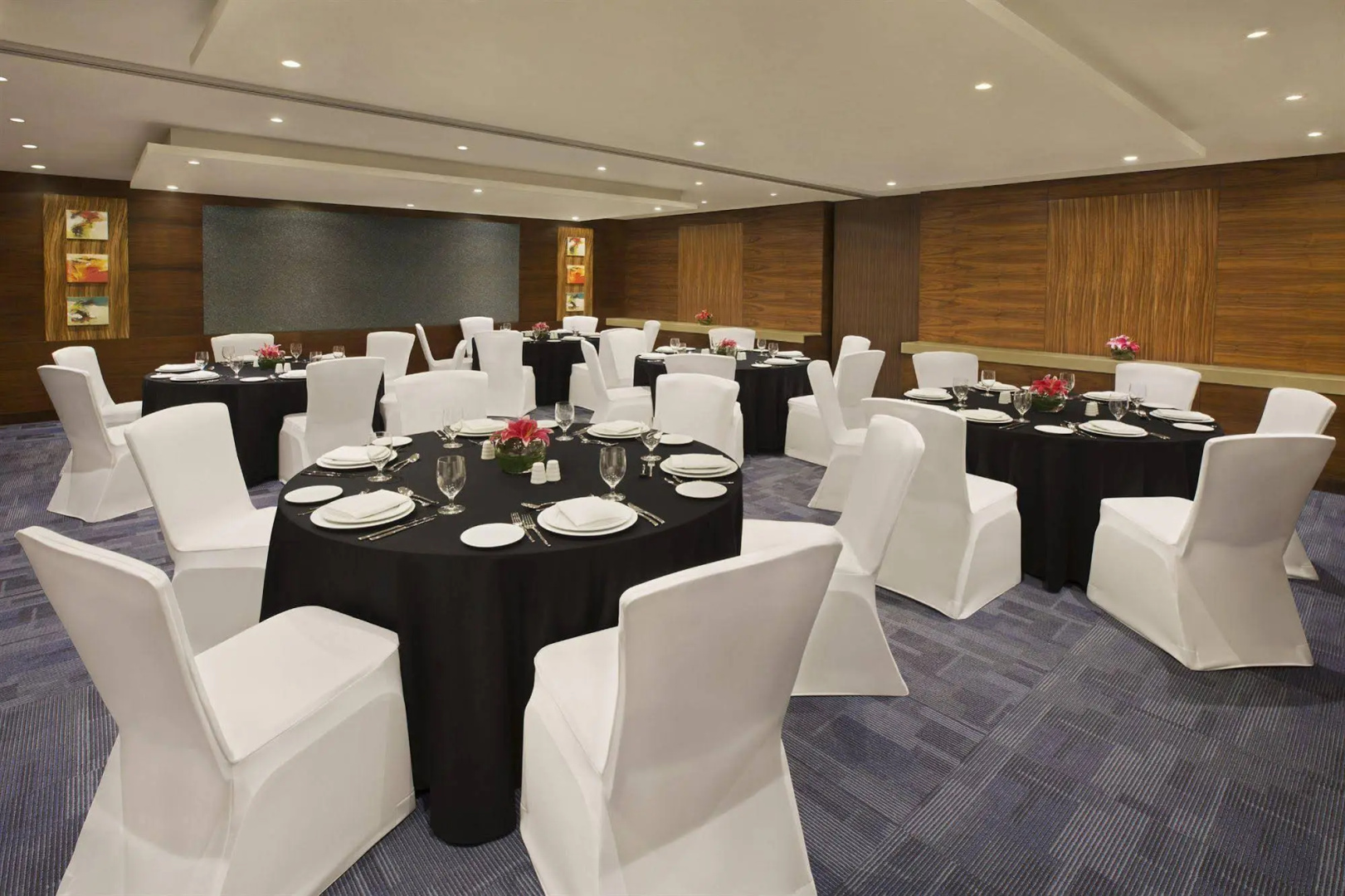 DoubleTree by Hilton Hotel and Residences Dubai Al Barsha